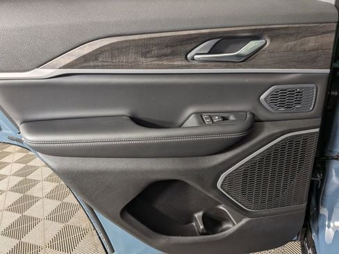 New 2026 Jeep Grand Cherokee Limited image 33