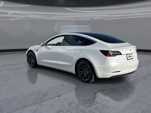 Used 2020 Tesla Model 3 RWD image 4