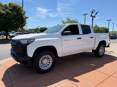 Used 2023 Chevrolet Colorado W/T RWD image 3