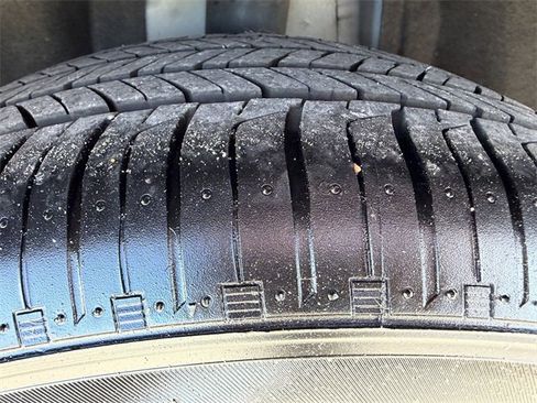 Used 2018 Chevrolet Cruze LT w/ Convenience Package image 35