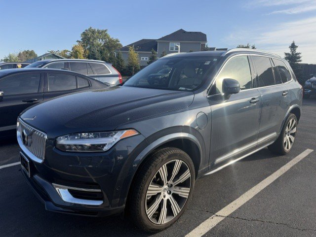 Used 2025 Volvo XC90 T8 Plus w/ Protection Package AWD/4WD image 1