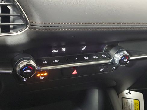 Used 2025 MAZDA MAZDA3 2.5 Turbo Sedan w/Premium Plus image 23