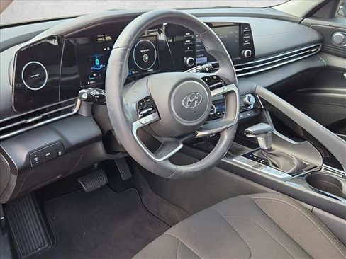 Used 2021 Hyundai Elantra SEL w/ Convenience Package FWD image 10