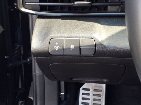 Used 2025 Hyundai Elantra Sport FWD image 21