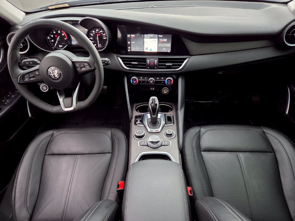 Used 2021 Alfa Romeo Giulia Ti w/ Nero Edizione AWD/4WD image 17