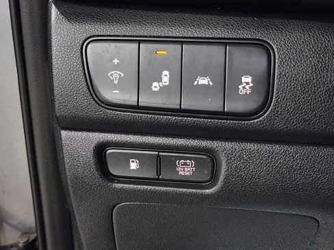 Used 2017 Kia Niro Touring w/ Advanced Technology Package image 17