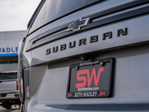 Used 2024 Chevrolet Suburban RST w/ Sport Performance Package AWD/4WD image 12