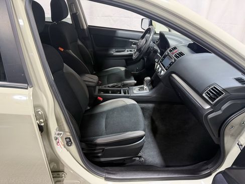 Used 2016 Subaru Crosstrek 2.0i Premium image 12