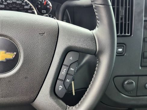 Used 2022 Chevrolet Express 3500 w/ Power Convenience Package RWD image 19
