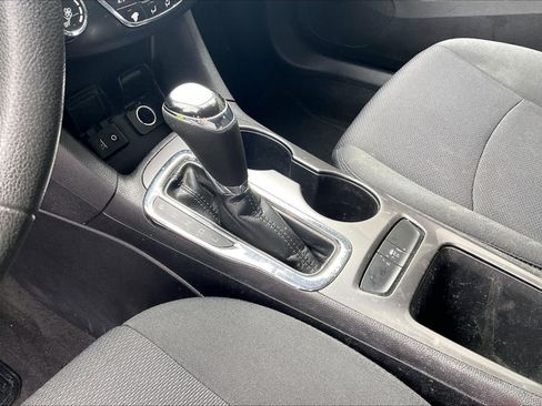 Used 2017 Chevrolet Cruze LT FWD image 15