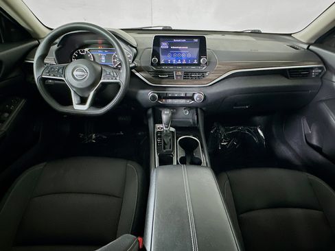 Used 2024 Nissan Altima 2.5 SV FWD image 27