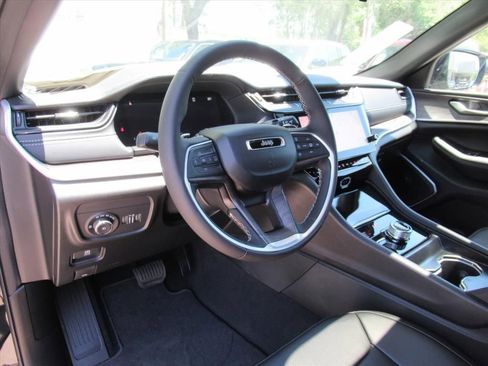 New 2026 Jeep Grand Cherokee Limited AWD/4WD image 17