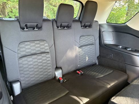 Used 2024 Nissan Pathfinder S w/ Cargo Package AWD/4WD image 33