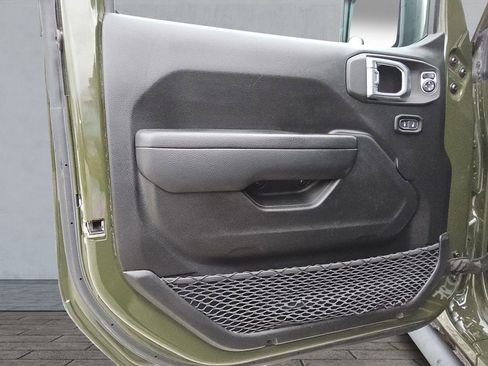 Used 2023 Jeep Gladiator Sport AWD/4WD image 17