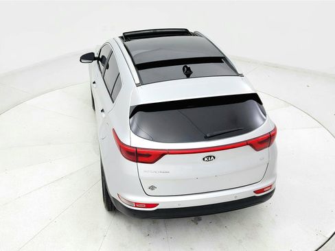 Used 2017 Kia Sportage EX w/ EX Technology Package image 16