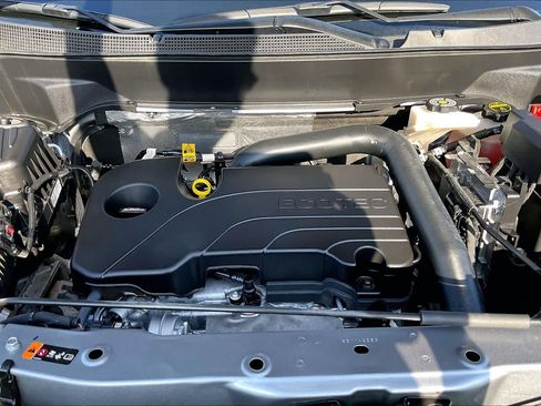 Used 2025 Chevrolet Equinox LT w/ Safety and Technology Package FWD image 31
