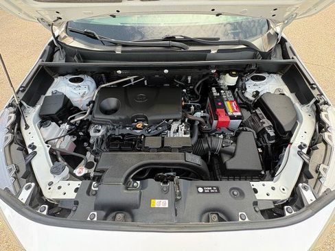 Used 2021 Toyota RAV4 LE image 43