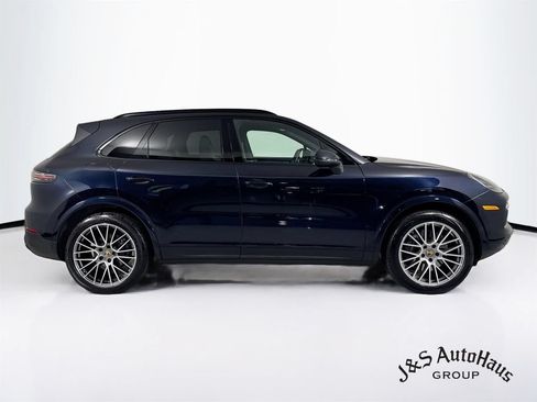 Used 2023 Porsche Cayenne Platinum Edition AWD/4WD image 8