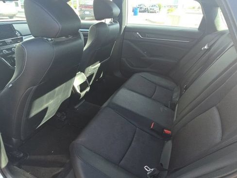 Used 2018 Honda Accord Sport image 6