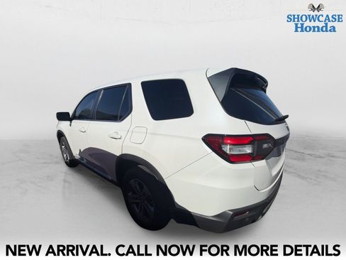 Used 2025 Honda Pilot EX-L image 4