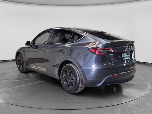 Used 2024 Tesla Model Y Long Range AWD/4WD image 2