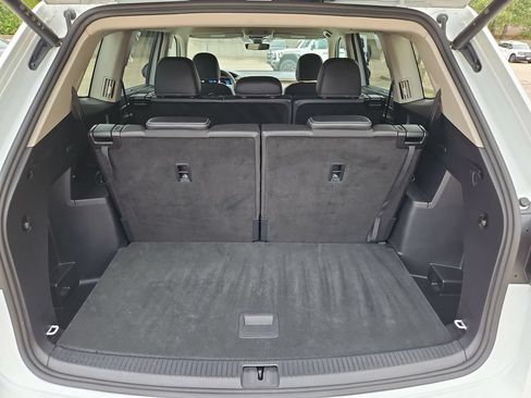 Used 2025 Volkswagen Atlas SE FWD image 29