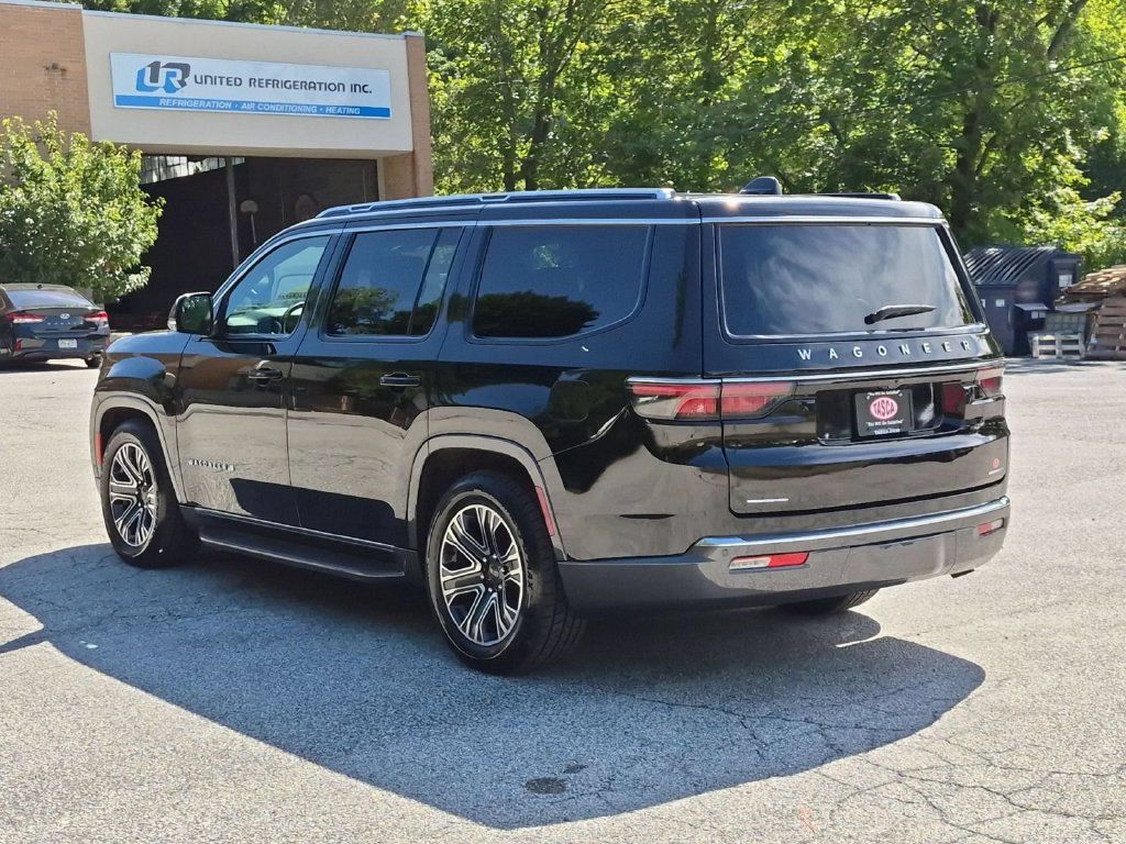Used 2022 Jeep Wagoneer Series III AWD/4WD image 10