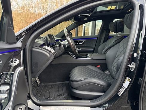 Certified 2025 Mercedes-Benz S 580 4MATIC Sedan image 17