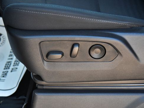 Used 2025 Chevrolet Silverado 2500 LT image 18