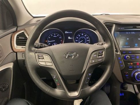 Used 2017 Hyundai Santa Fe Limited image 19