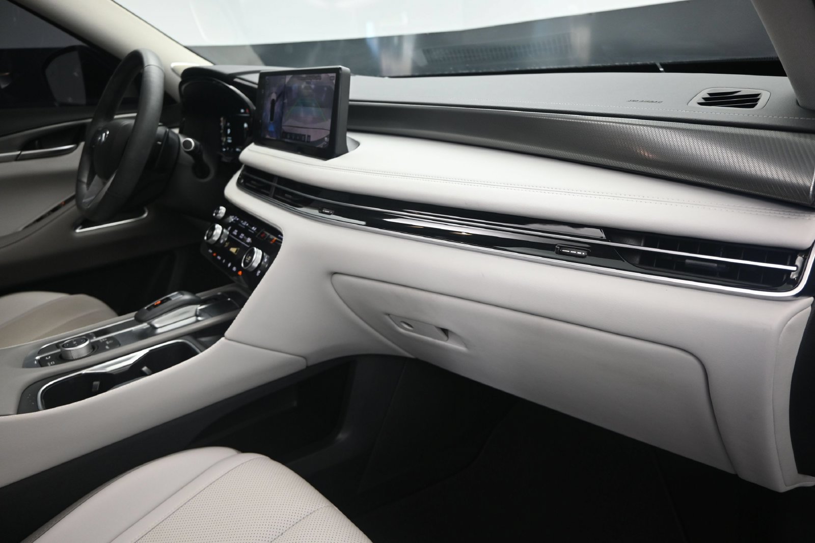 Certified 2026 INFINITI QX60 Luxe w/ Cargo Package FWD image 25
