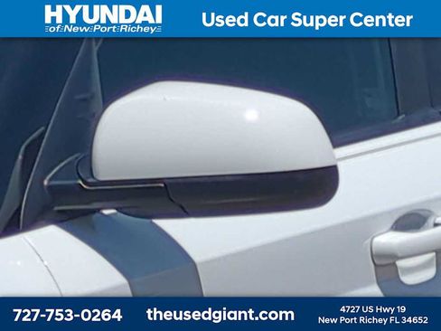 Used 2020 Hyundai Venue SEL w/ Convenience Package FWD image 11