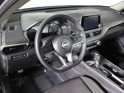 Used 2025 Nissan Altima 2.5 SV image 21
