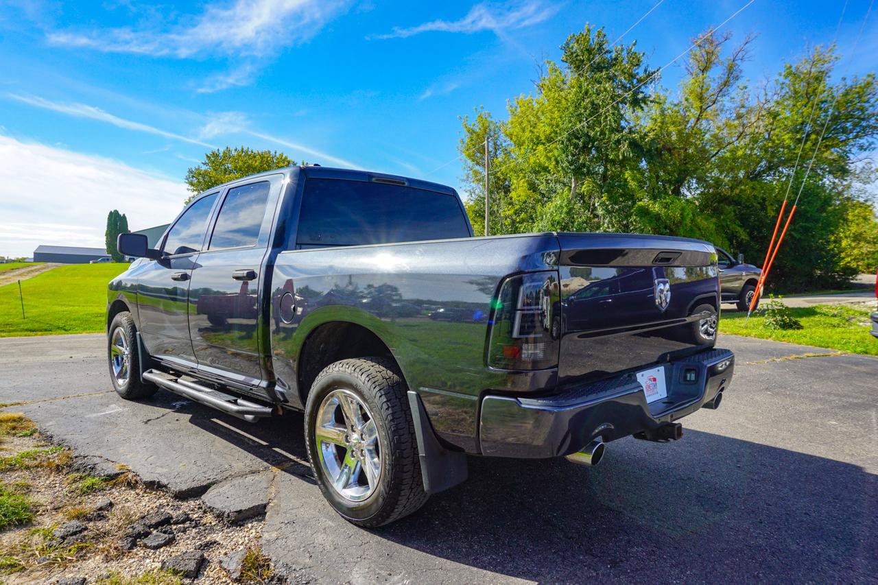 Used 2017 RAM 1500 Express AWD/4WD image 5