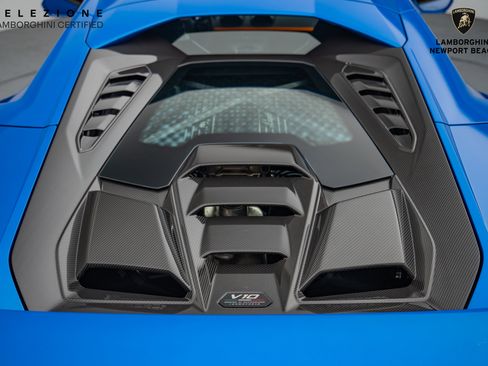 Used 2024 Lamborghini Huracan Tecnica image 15
