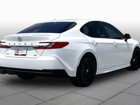 Used 2026 Toyota Camry SE FWD image 13