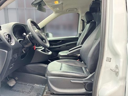 Used 2021 Mercedes-Benz Metris image 20