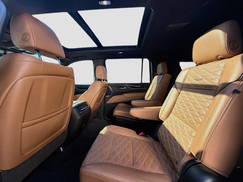 Used 2022 Cadillac Escalade ESV Premium Luxury RWD image 25