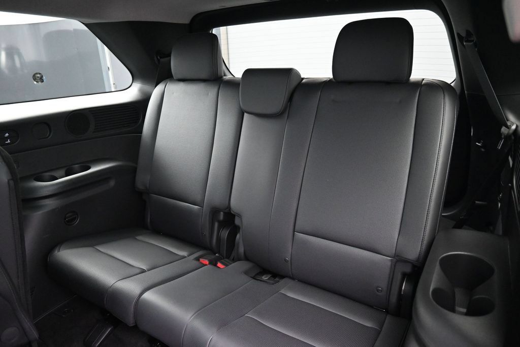 Used 2026 Hyundai Palisade Limited AWD/4WD image 32