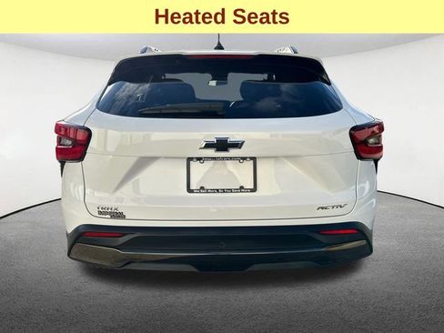 Used 2024 Chevrolet Trax ACTIV w/ Driver Confidence Package image 12