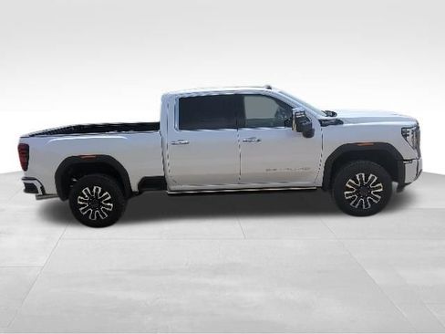 Used 2024 GMC Sierra 2500 Denali Ultimate w/ Max Trailering Package AWD/4WD image 2