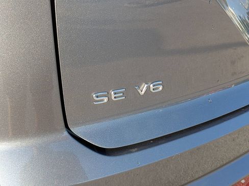 Used 2023 Volkswagen Atlas Cross Sport SE w/ Panoramic Sunroof Package FWD image 9