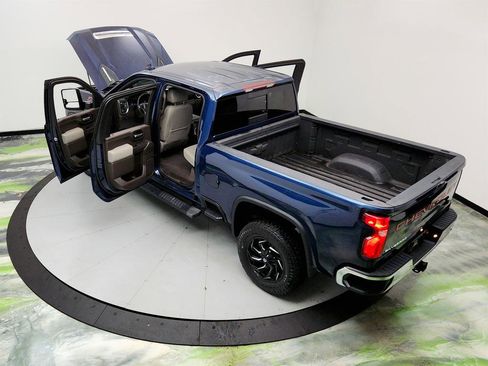 Used 2020 Chevrolet Silverado 2500 LTZ w/ LTZ Plus Package image 39