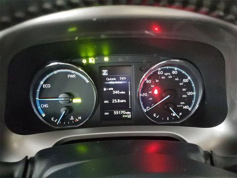 Used 2018 Toyota RAV4 Limited image 16