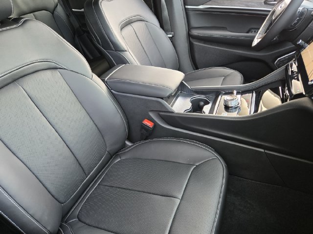 New 2027 Jeep Grand Cherokee Limited AWD/4WD image 9