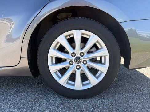 Used 2020 Toyota Camry LE FWD image 15