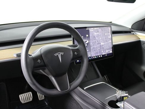 Used 2022 Tesla Model Y Performance image 8