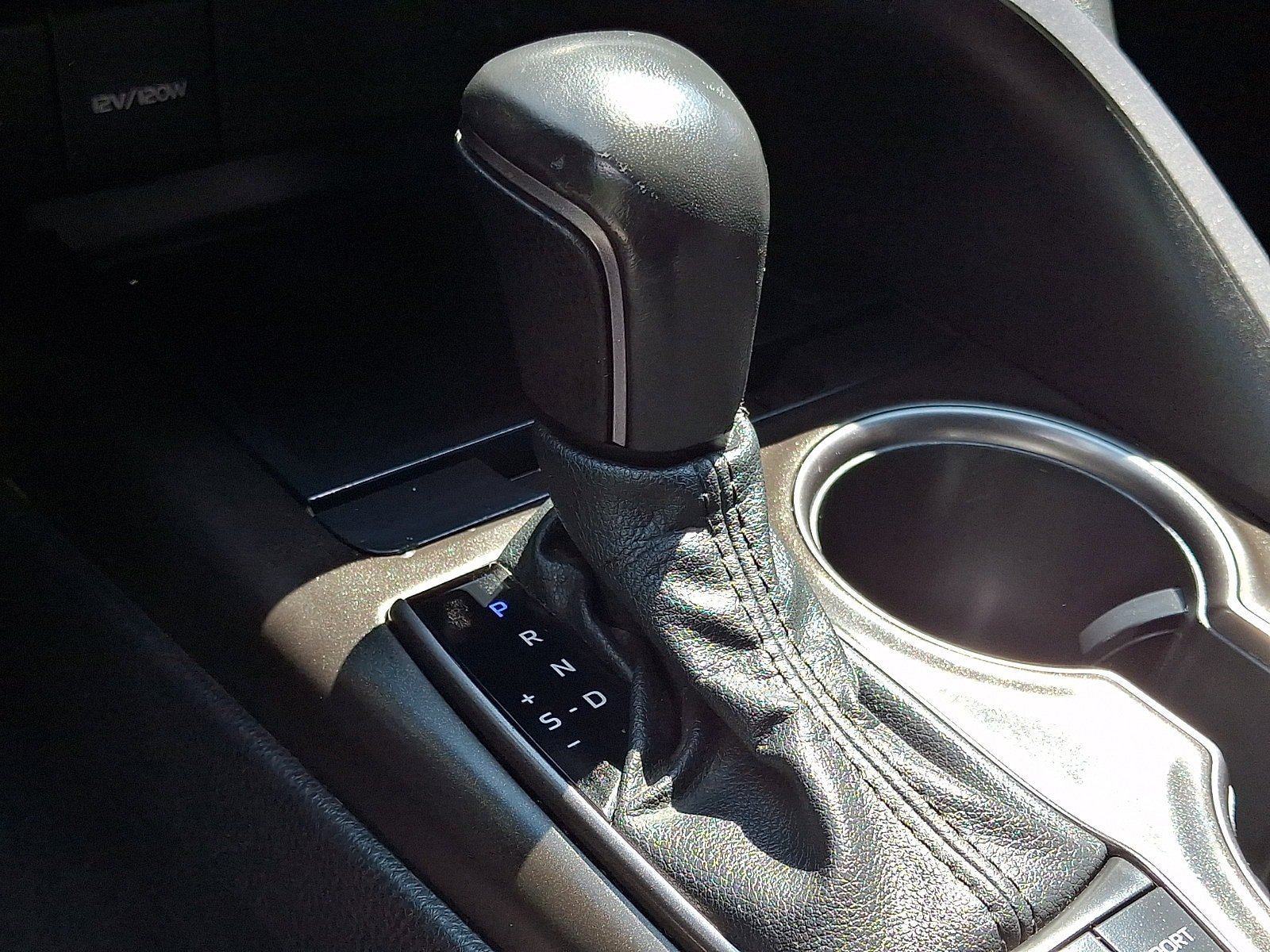 Used 2022 Toyota Camry SE AWD/4WD image 15