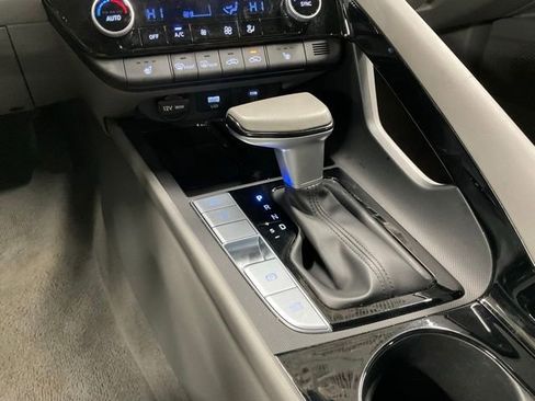 Used 2025 Hyundai Elantra SEL image 25