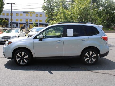 Used 2018 Subaru Forester 2.5i Premium AWD/4WD image 5